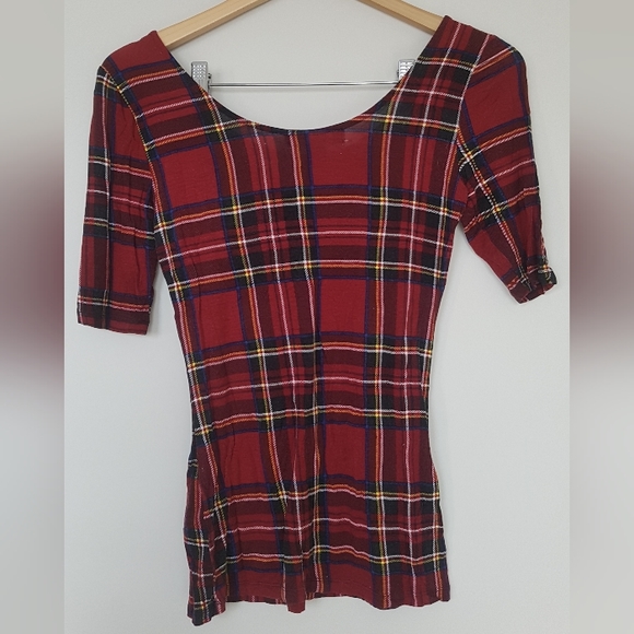 💲5️⃣ in 🛍️of4+  [SEDUCTIONS] Plaid T-Shirt - Picture 2 of 7